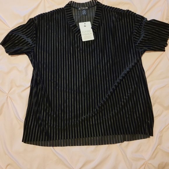 🖤NWT 𝘽𝙧𝙖𝙣𝙙 𝙉𝙚𝙬 𝘾𝙪𝙩𝙚  𝙏𝙧𝙖𝙣𝙨𝙥𝙖𝙧𝙚𝙣𝙩 𝙏𝙤𝙥 𝙗𝙮 𝙐𝘿𝙚𝙖𝙧 - Picture 2 of 7